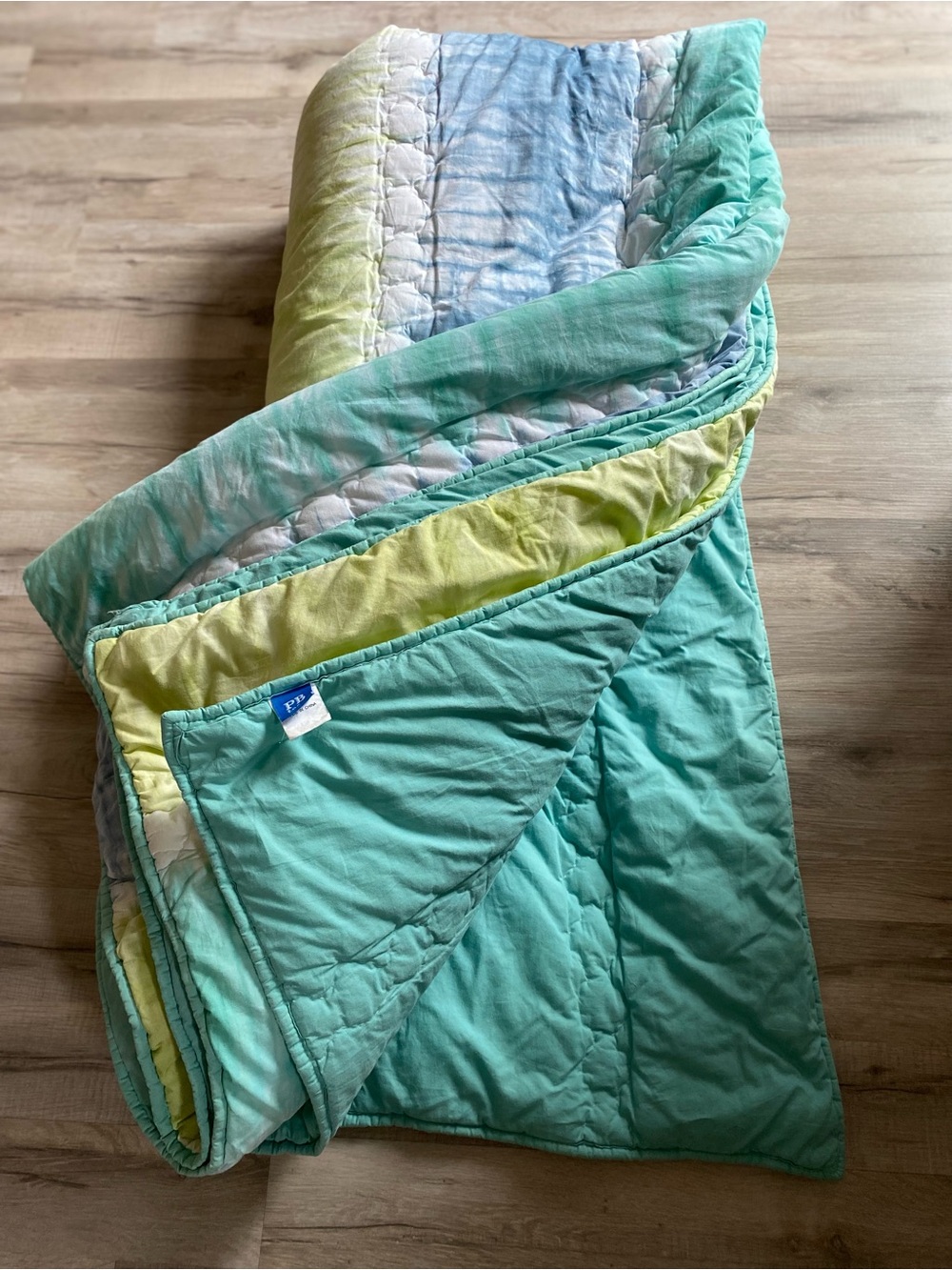 Pottery Barn Reversible comforter Aqua, Mint & Lemon